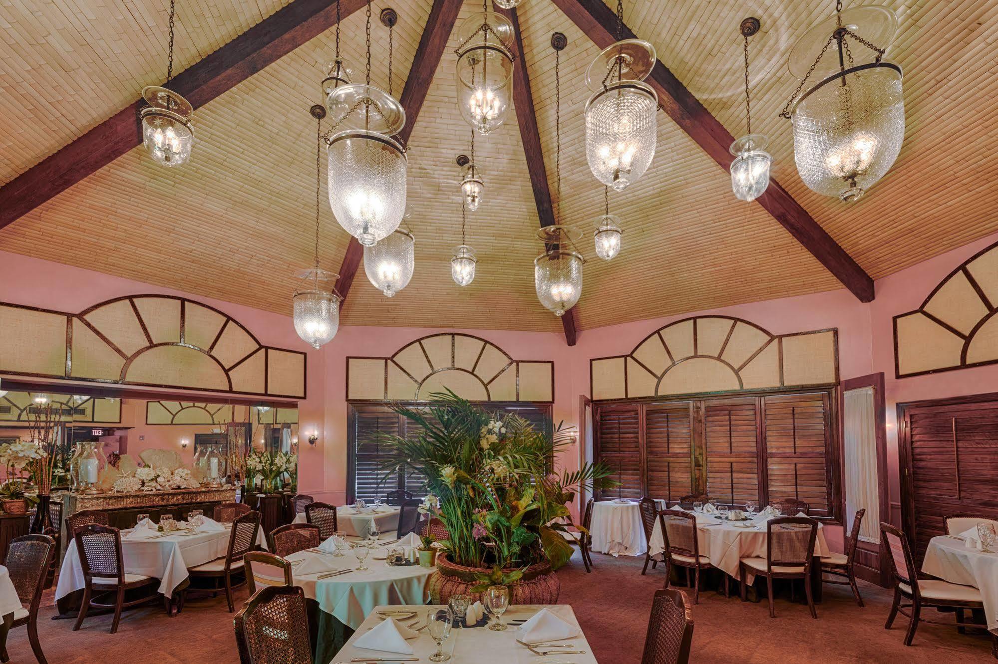 Hotel The Caribbean Court Boutique